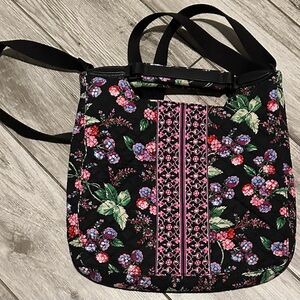 Vera Bradley Change It Up crossbody Bag EUC. Winterberry Pattern